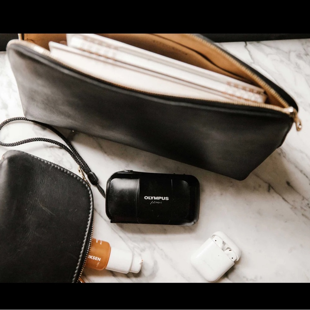 Elegant Black Clutch Wristlet - Picture 5 of 7